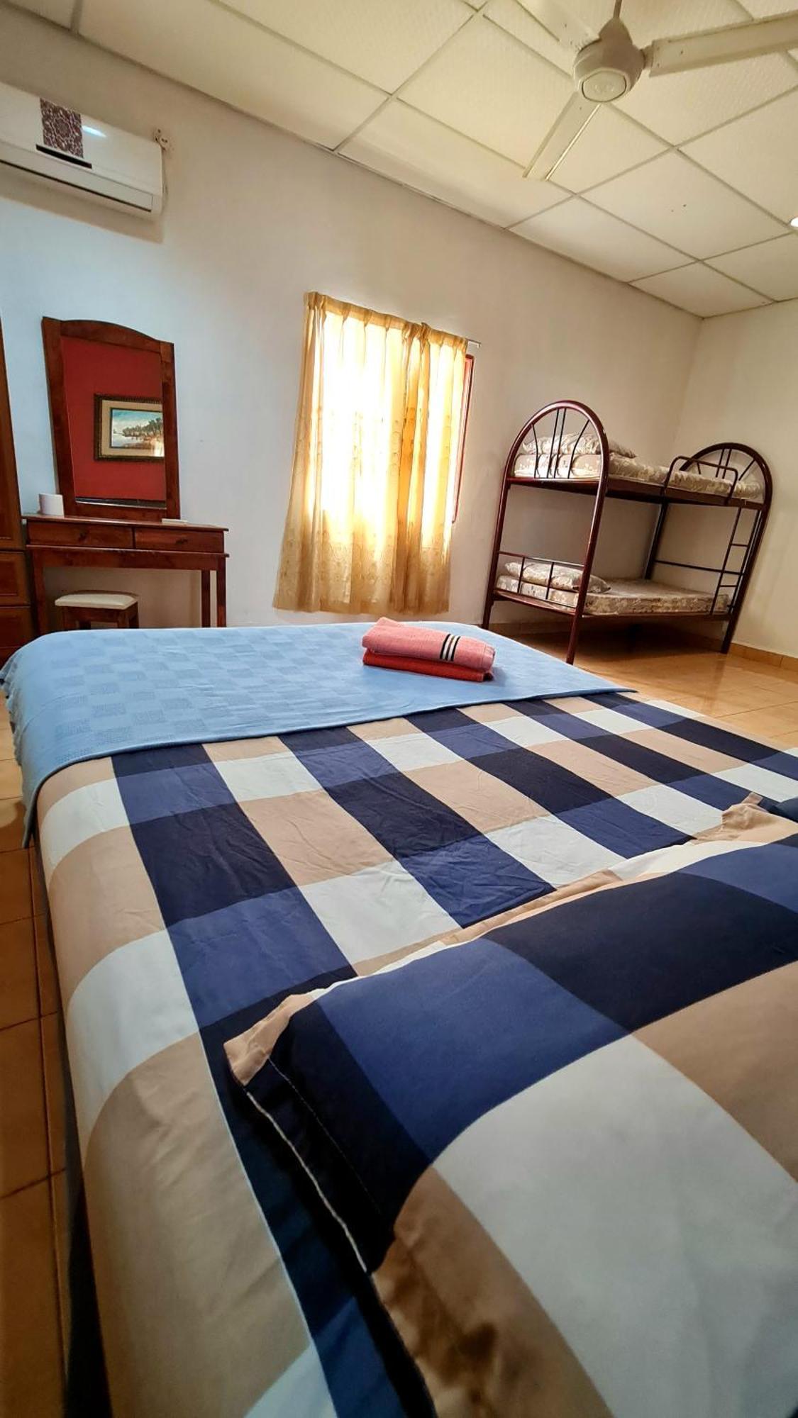 Ostello Rainbow Bed N Bfast Pantai Cenang  Esterno foto